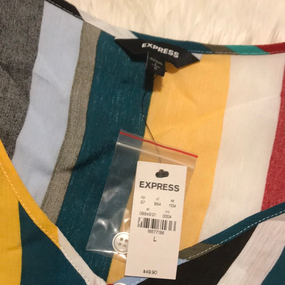Express Blouse - Picture 2 of 4